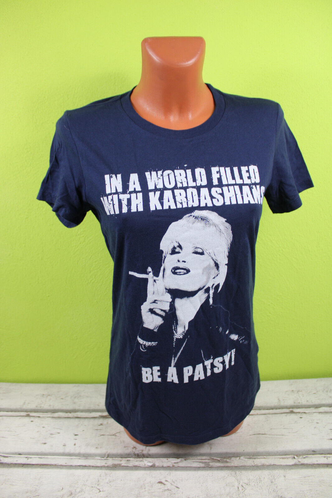 Box#43 Bella Canvas Shirt Kurzarmshirt L eher S 36 T-Shirt Motivshirt Patsy