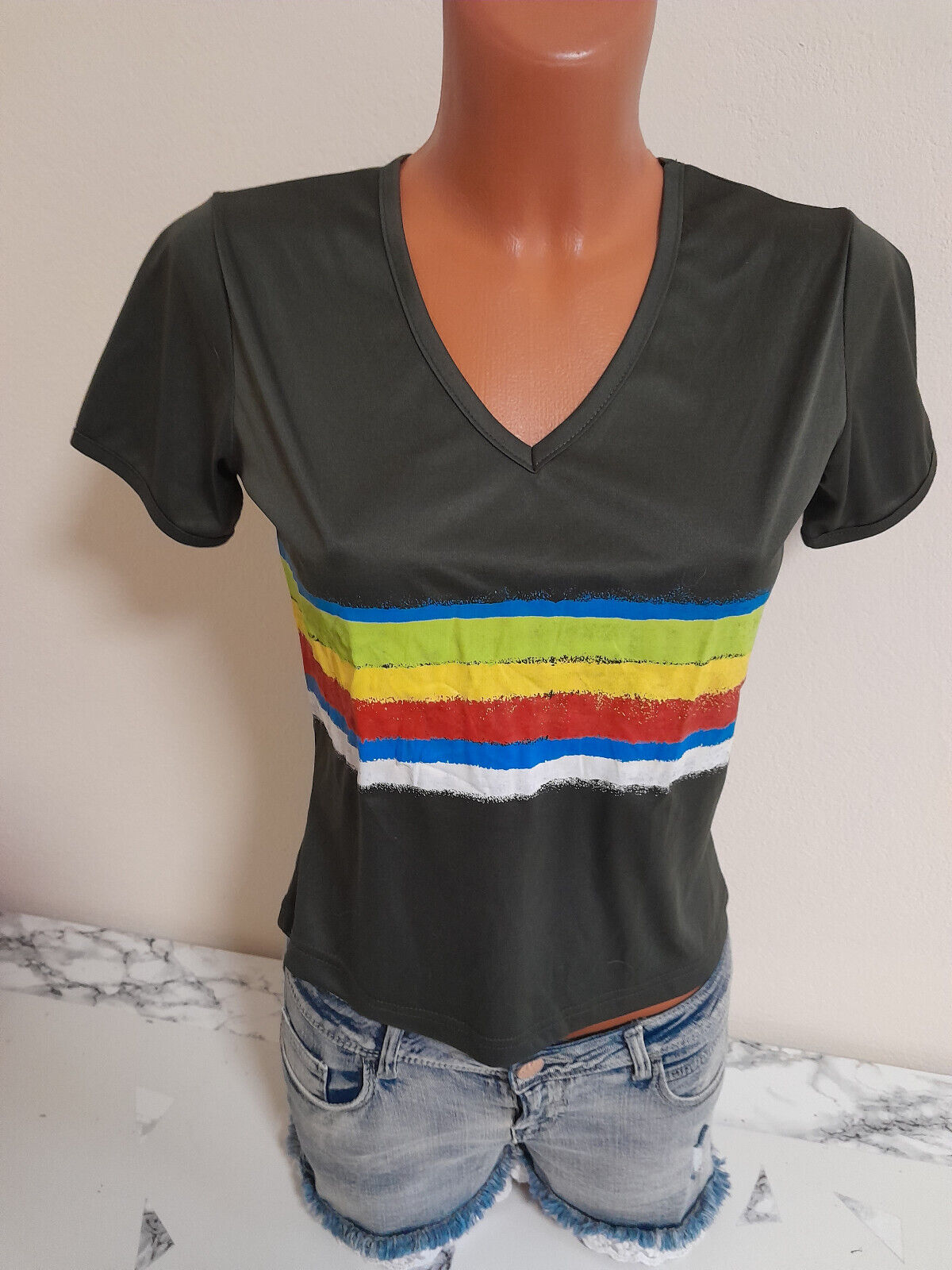 Box#65 New Mode Shirt M 38 T-Shirt Basic kurzarm grün oliv bunte Streifen Damen