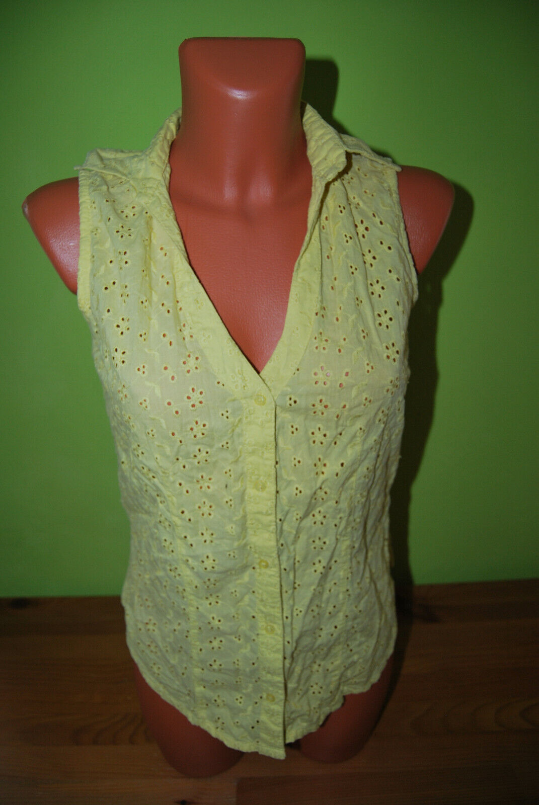 Box#72 SURE Damenbluse Bluse Weste ärmellos gelb mit Stickereien S 36