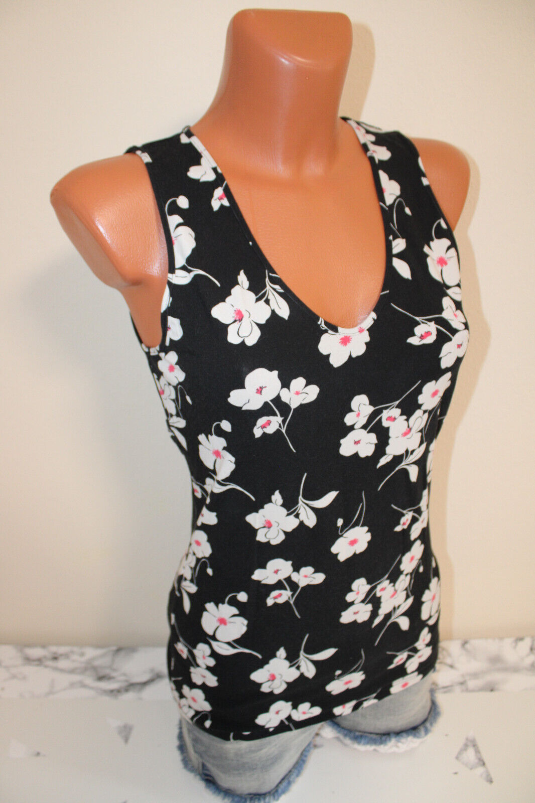 Box#88 Tezenis S 36 Tanktop schwarz Blumen ärmellos Trägertop Sommer Shirt