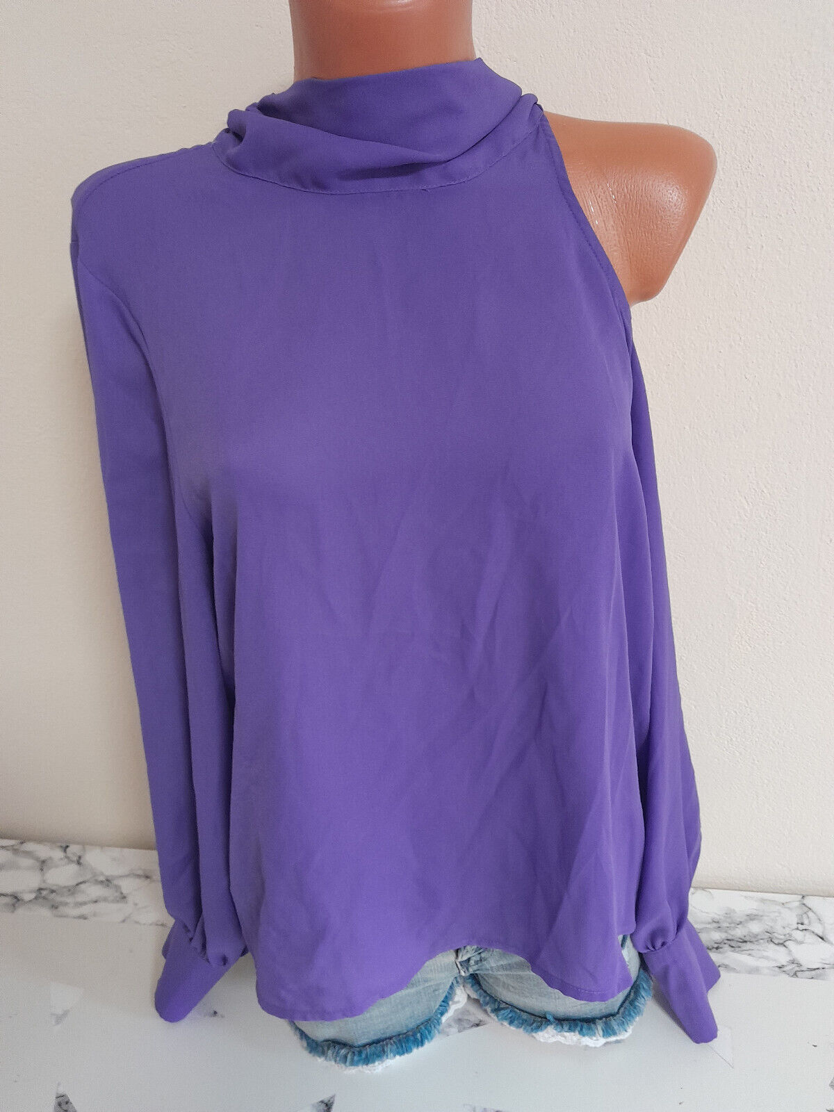 Box#95 ginatricot Blusenshirt M 40 Schlupfbluse Damen Bluse schulterfrei lila