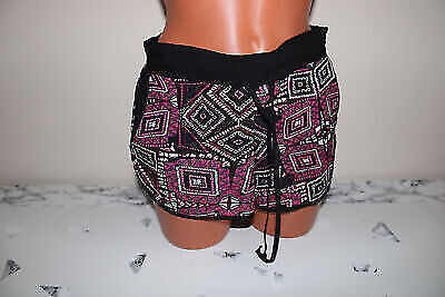 Box#43 C&A Shorts kurze Hose schwarz rosa Bermudas Damen S 36 stretchig Dehnbund