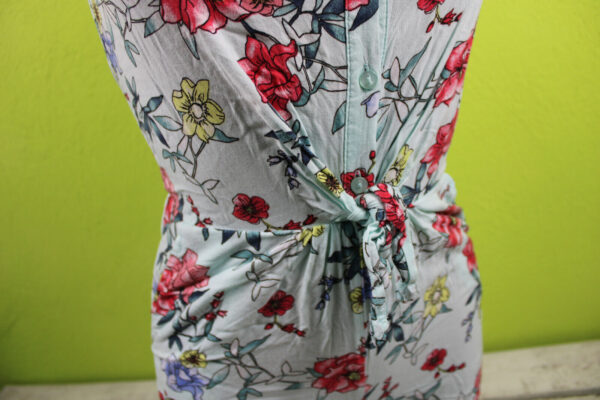 Box#119 Playsuit Jumpsuit 134/140 Overall Einteiler ärmellos Shorts Blumen blau – Bild 2