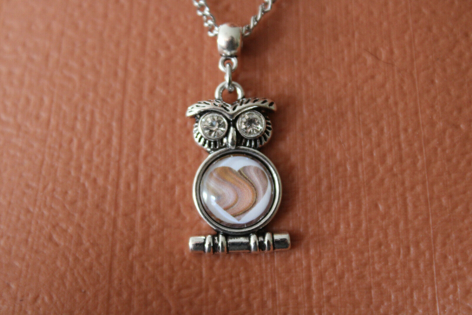 Modeschmuck zarte Kette Edelstahl mit Eulen Anhänger Rarität Glas Cabochon Herz